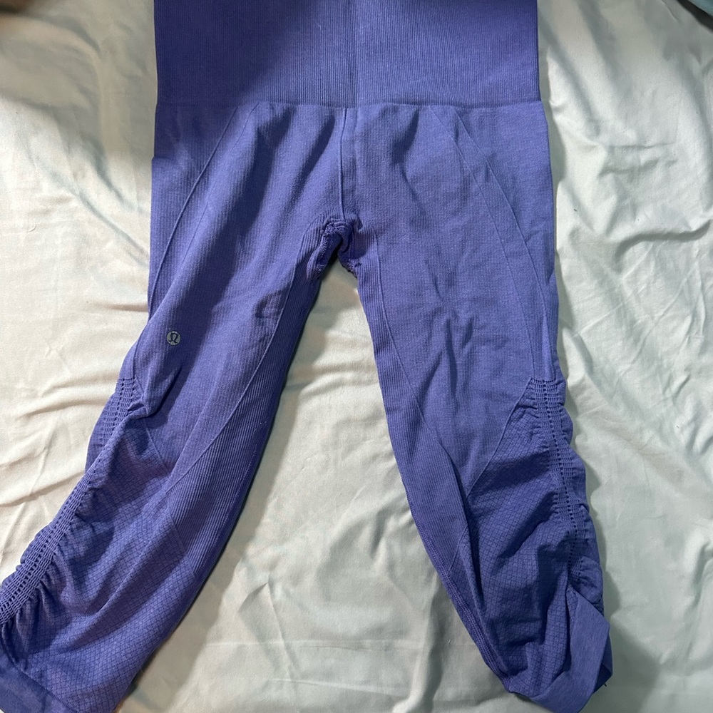 Lululemon purple capris (old align version)